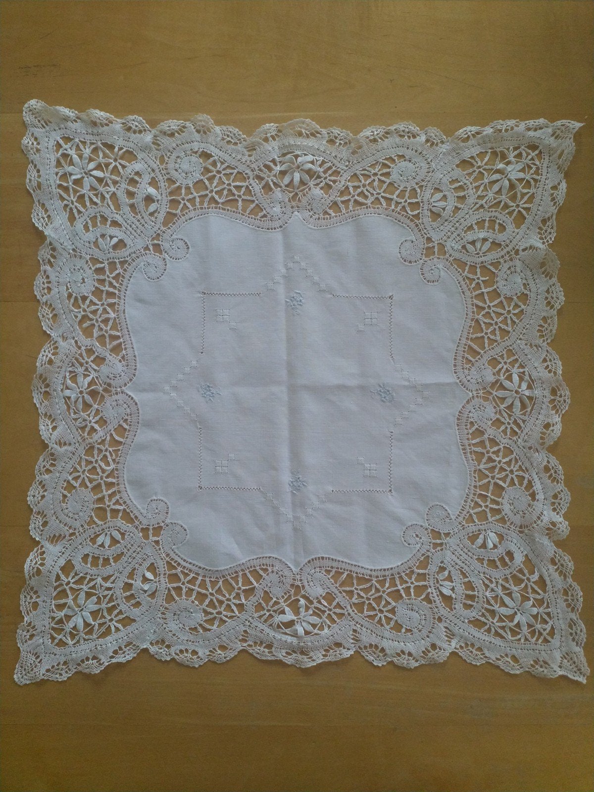 Antieke tafelkleed 55 x 55 cm, Huis en Inrichting, Tafelkleden, Ophalen of Verzenden, Rechthoek