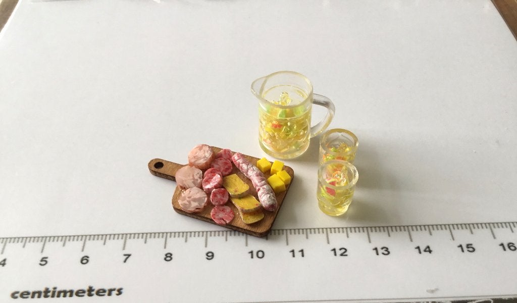 Poppenhuis miniaturen sangria en borrelhapjes 89, Ophalen of Verzenden, Nieuw, Poppenhuis