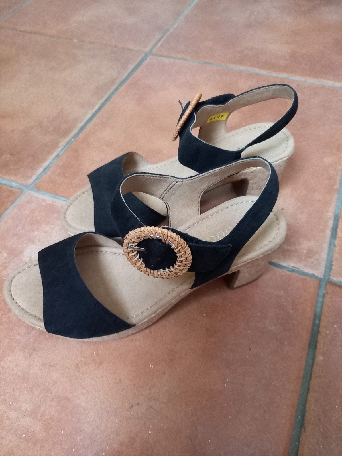 Zwarte sandalen met kurk hak - Maat 4,5, Ophalen of Verzenden, Gedragen, Zwart, Sandalen of Muiltjes
