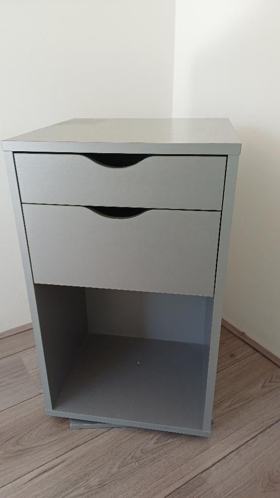 Handig kastje Zilvergrijs Ikea, 2 lades; kan draaien, Ophalen, Minder dan 50 cm, Gebruikt, 1 of 2 laden