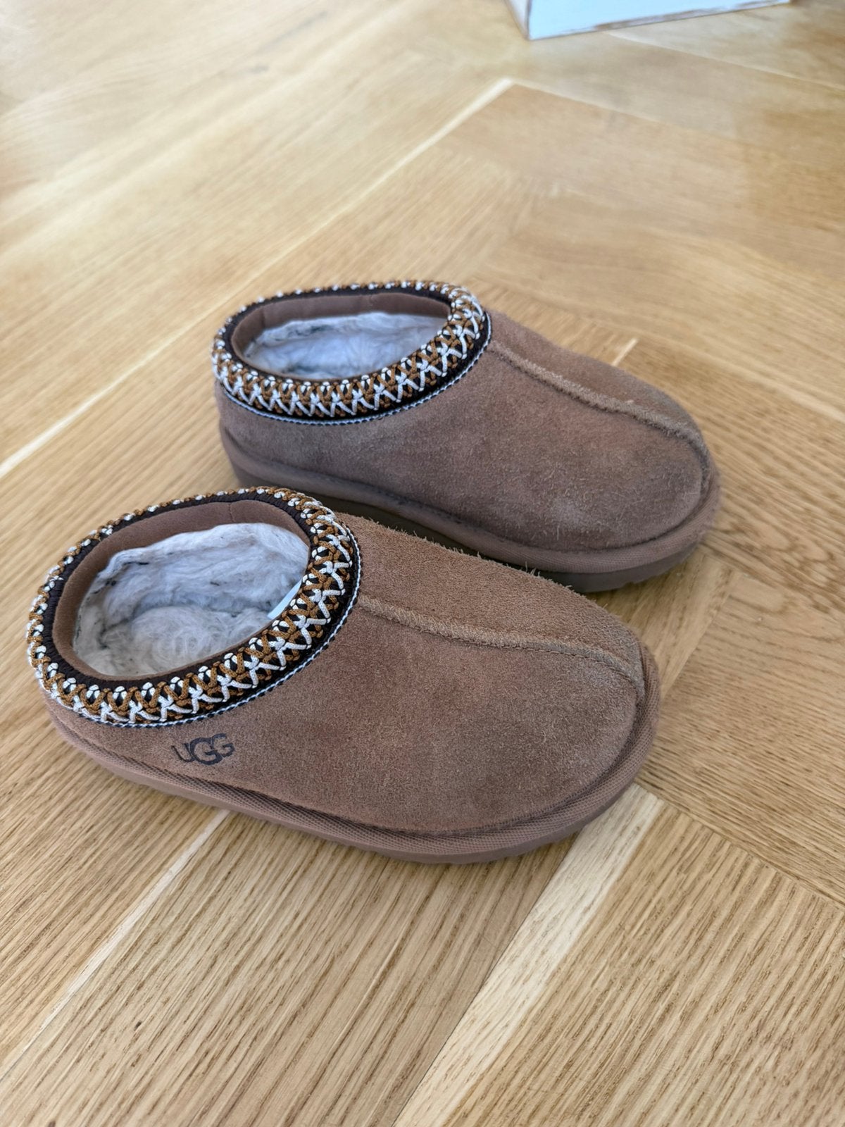 Ugg tasman, Ophalen of Verzenden, Zo goed als nieuw, Meisje, Laarsjes