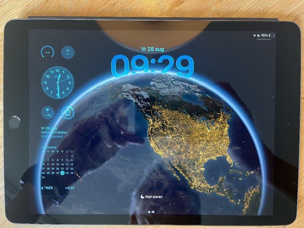 ipad 9e generatie met magneet hoes/standaard, Computers en Software, Apple iPads, Ophalen, Gebruikt, Apple iPad, 11 inch