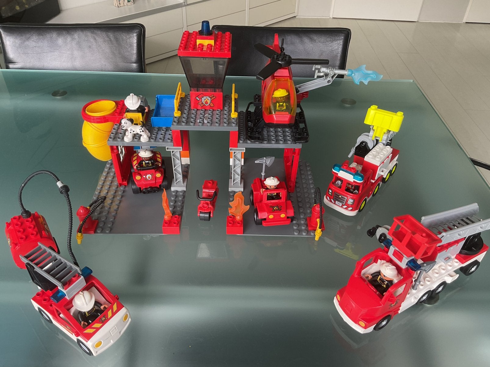Lego Duplo brandweer kazerne, Ophalen of Verzenden, Zo goed als nieuw, Duplo