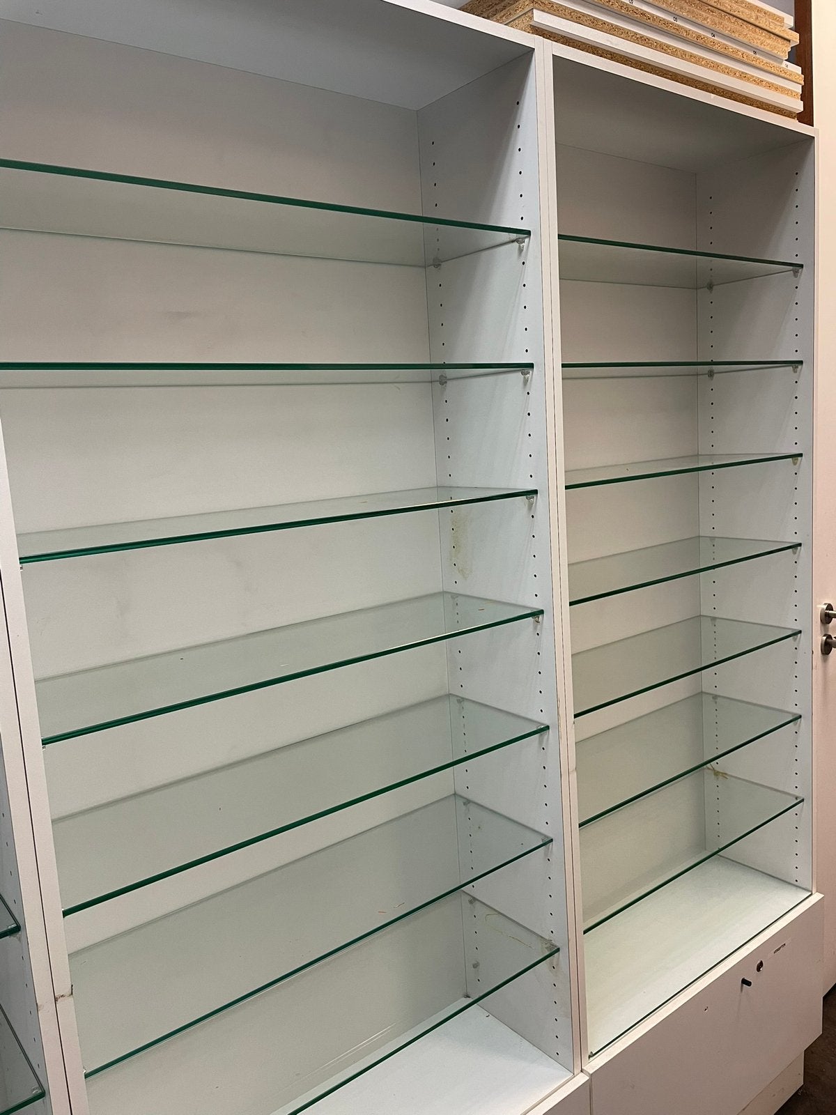 Winkelkast met glazen platen, Ophalen, Met plank(en), Gebruikt, 200 cm of meer