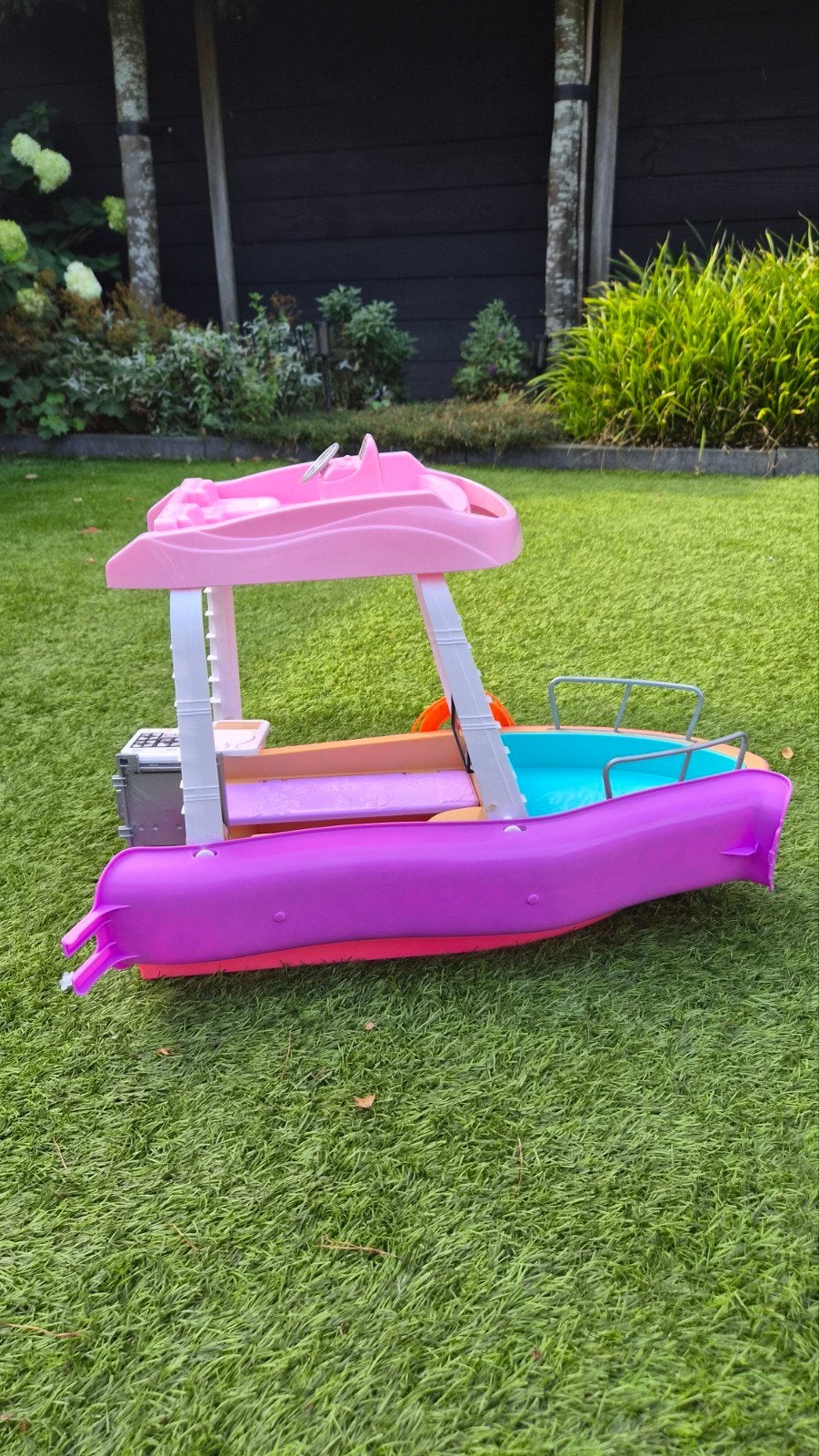 Barbie Droomboot, Ophalen