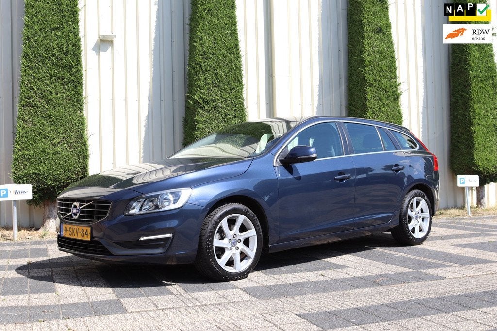 Volvo V60 1.6 T3 Momentum Automaat Climate Control APK 27-02, Auto's, Volvo, Bedrijf, Te koop, V60, ABS, Airbags, Airconditioning