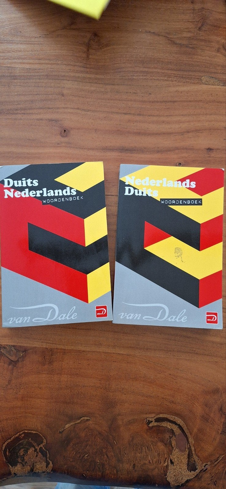 Van Dale Duits-Nederlands & Nederlands-Duits Woordenboek, Ophalen of Verzenden, Gelezen, Van Dale, Duits