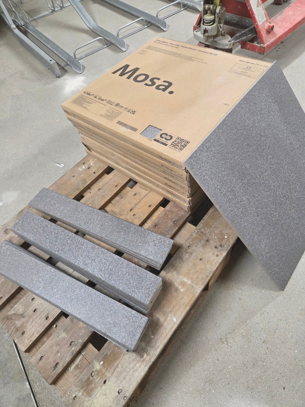 Mosa Vloertegels 7m² met 11m tegelplint - 60x60 cm, Ophalen