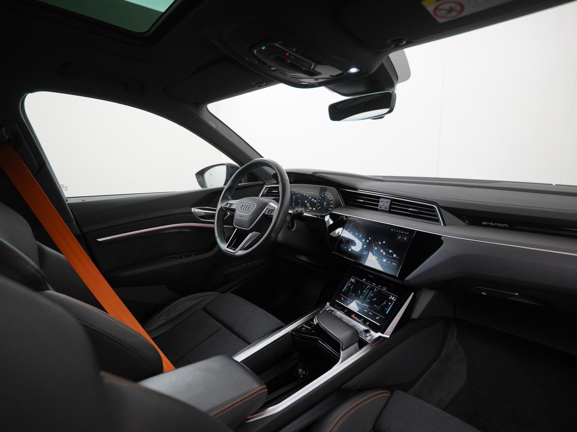 Audi e-tron 55 quattro S-Line Black Edition 95 kWh | SOH 93%, Auto's, Automaat, 12 maanden, 95 kWh, Leder en Stof