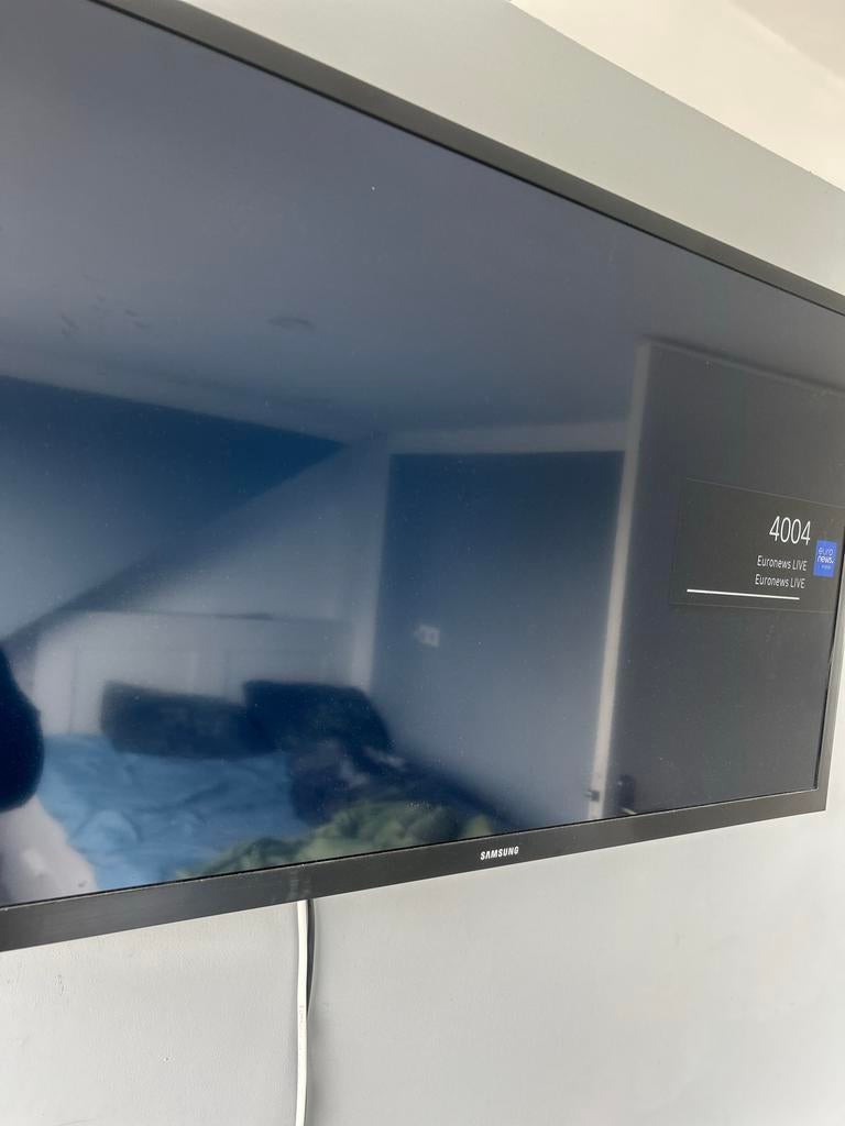 Samsung TV - Ideaal voor aan de muur, LED, Zo goed als nieuw, Samsung, 80 tot 100 cm