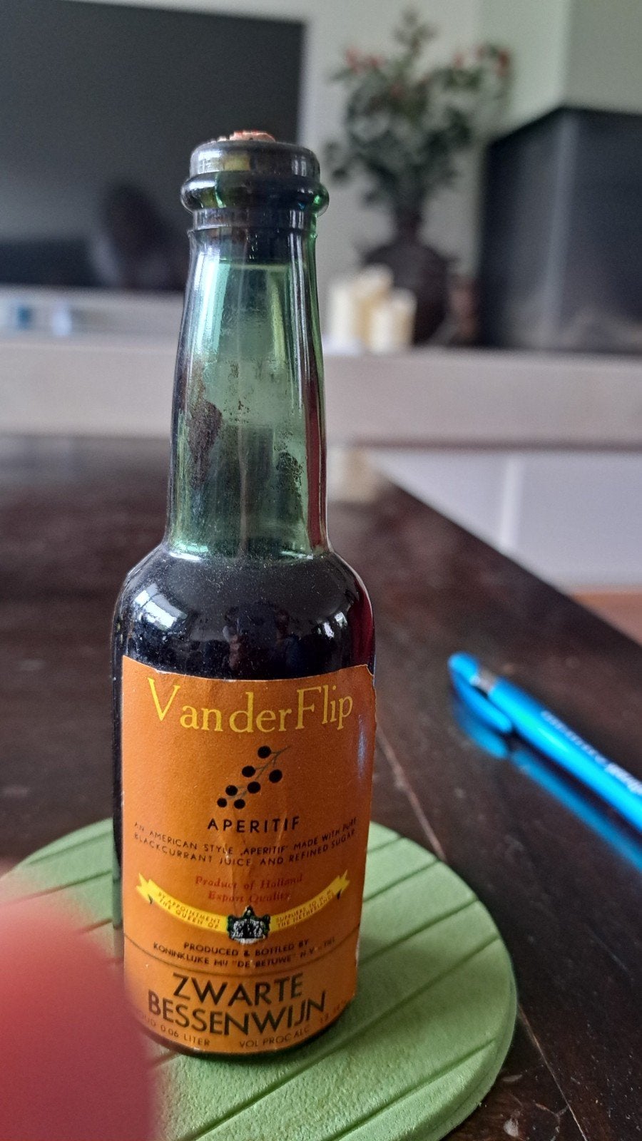 VanderFlip Zwarte Bessenwijn Aperitief - Vintage Fles, Verzamelen, Ophalen of Verzenden, Gebruikt, Overige gebieden, Overige typen