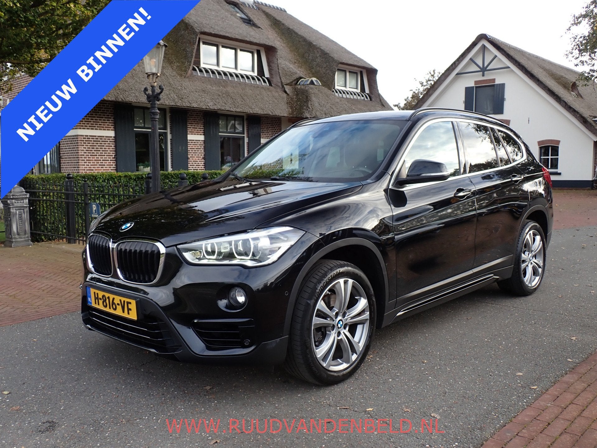 BMW X1 1.8i SPORTLINE CARPLAY / HEADUP / 18'' / SPORTSTOEL /, Auto's, Gebruikt, Zwart, Handgeschakeld, Parkeerassistent