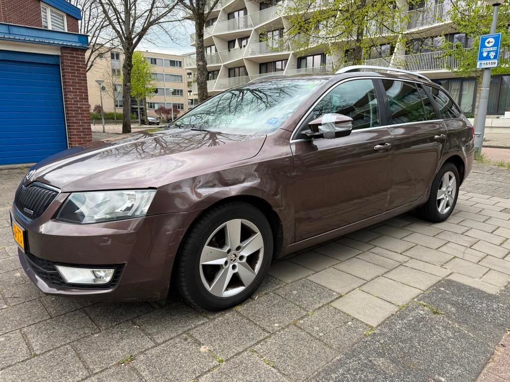 Skoda Octavia Combi 1.6 TDI Greenline Businessline NW APK, Auto's, Skoda, Bedrijf, Te koop, Octavia, ABS, Airbags, Airconditioning