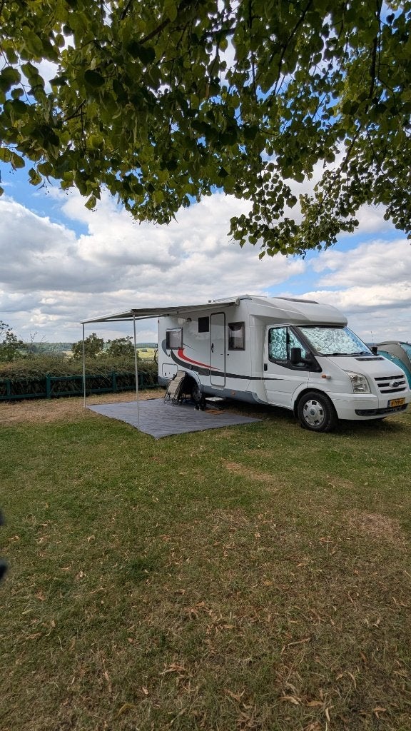 Witte Bürstner Nexxo T660 half-integraal camper 2008, Ringverwarming, Luifel, Ford, 6 tot 7 meter
