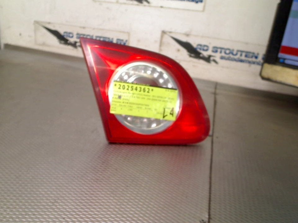 Achterlicht Links BINNEN Volkswagen Passat (3C2) 3C5945093E, Auto-onderdelen, Verlichting, Gebruikt, Volkswagen, Volkswagen AG