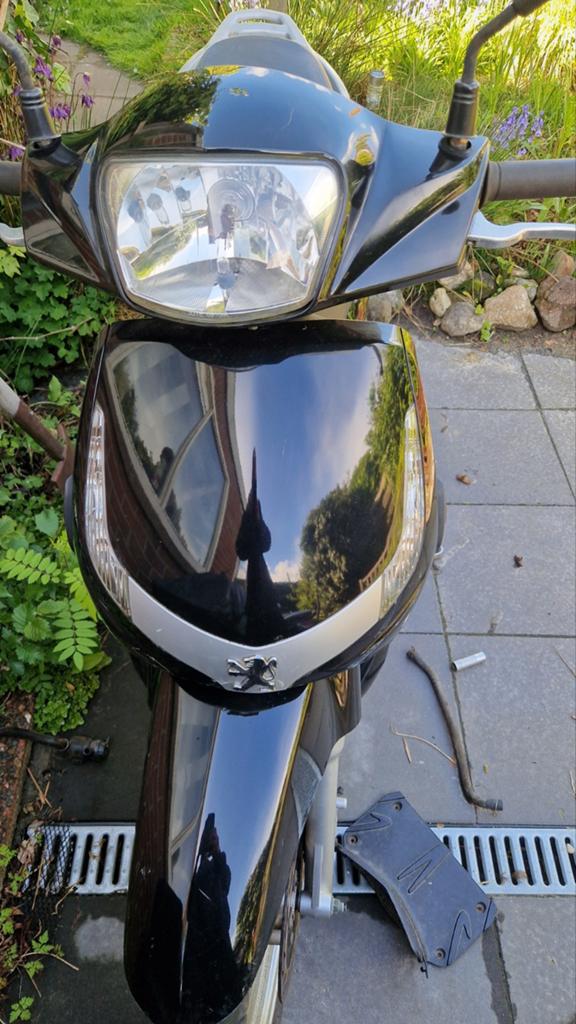 Te koop nete peugeot tweet, Fietsen en Brommers, Brommers | Peugeot, Ophalen, Gebruikt