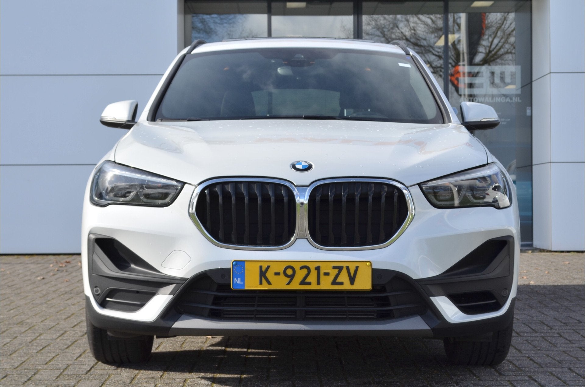 BMW X1 sDrive20i 180pk Automaat | Panoramdak | Carplay | Hea, Auto's, BMW, Stof, 4 cilinders, 179 pk, Wit