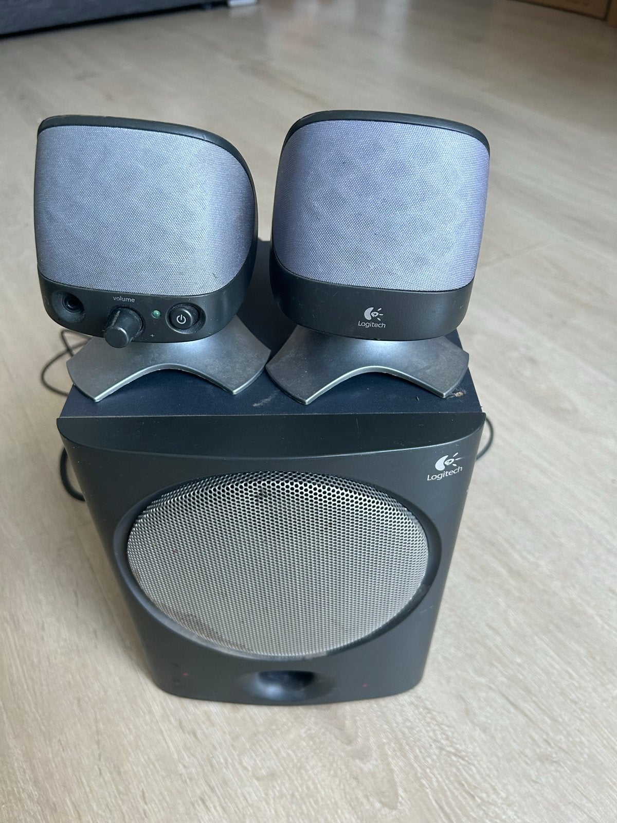 Logitech X-220 2.1 Luidsprekerset met Subwoofer, Computers en Software, Pc speakers, Ophalen, Gebruikt, Audiokanaal 2.1