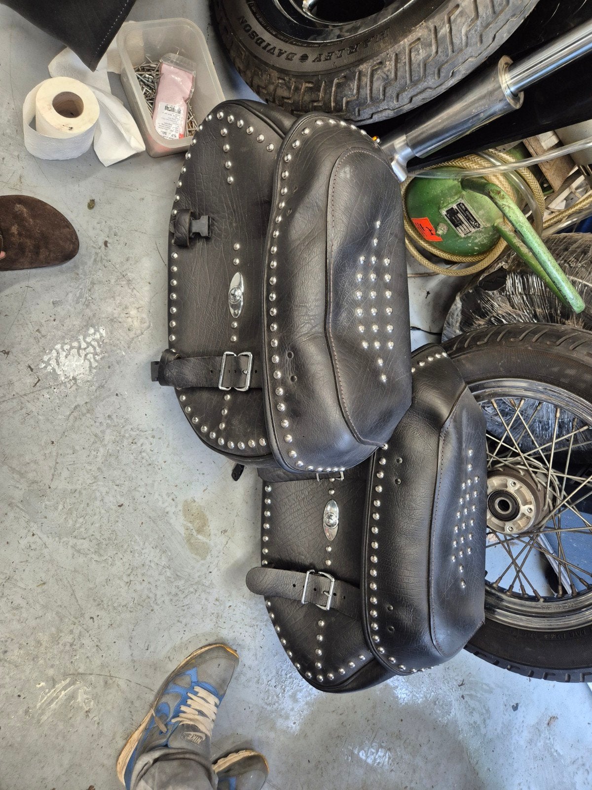 Zwarte leren motorfiets zadeltassen met studs, Motoren, Ophalen, Gebruikt