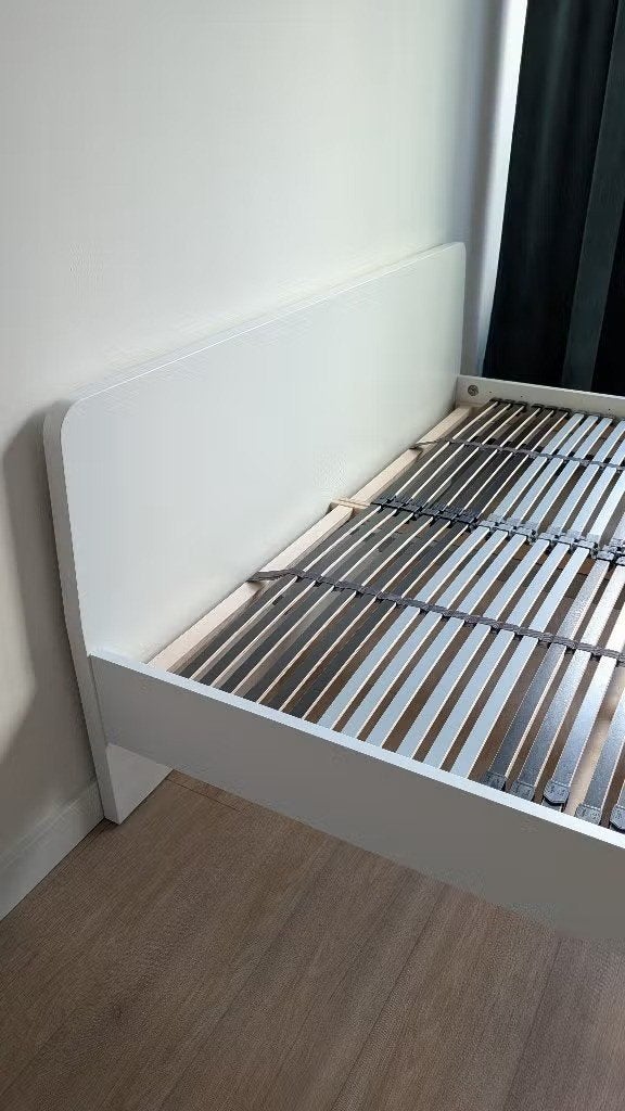 Ikea ASKVOLL Bed 140x200cm Wit met Lattenbodem en Matras, Ophalen, Gebruikt, Wit, Tweepersoons