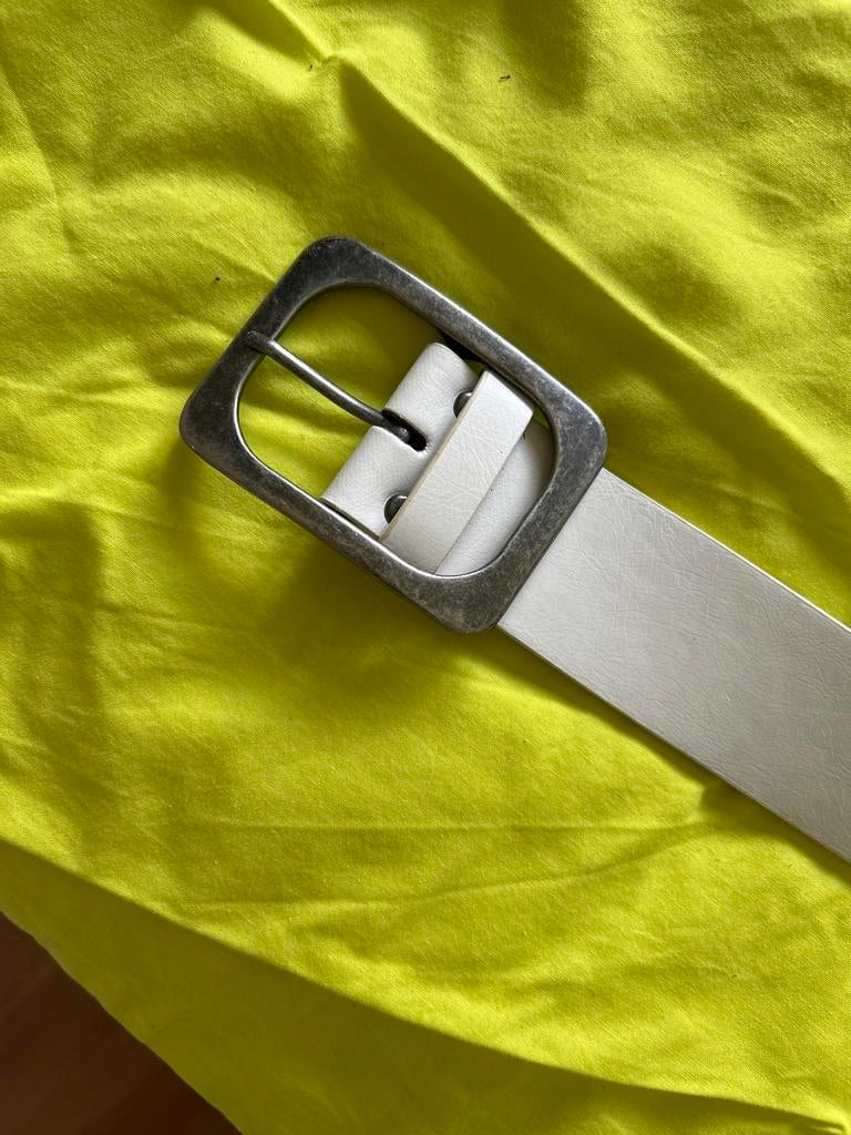Witte leren riem 105 cm, 100 cm of meer, Ophalen of Verzenden, Zo goed als nieuw, Wit