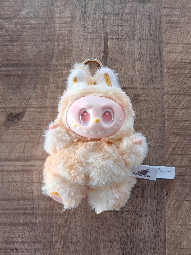 Labubu sleutelhanger, Kinderen en Baby's, Ophalen of Verzenden, Nieuw, Geel, Overige typen