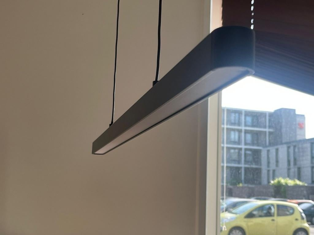 Zwarte LED hanglamp modern, Huis en Inrichting, Lampen | Hanglampen, Ophalen, Kunststof, Gebruikt, 75 cm of meer