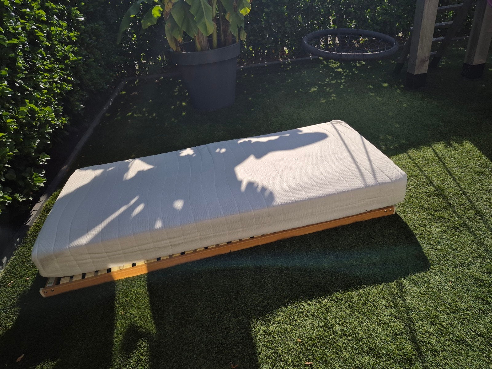 Gratis!!! Lattenbodem met net matras 90x200, Ophalen of Verzenden, Gebruikt, Eenpersoons, 90 cm