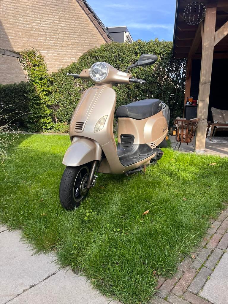 Berini scooter. Rijd heerlijk!, Fietsen en Brommers, Ophalen, Gebruikt, Benzine