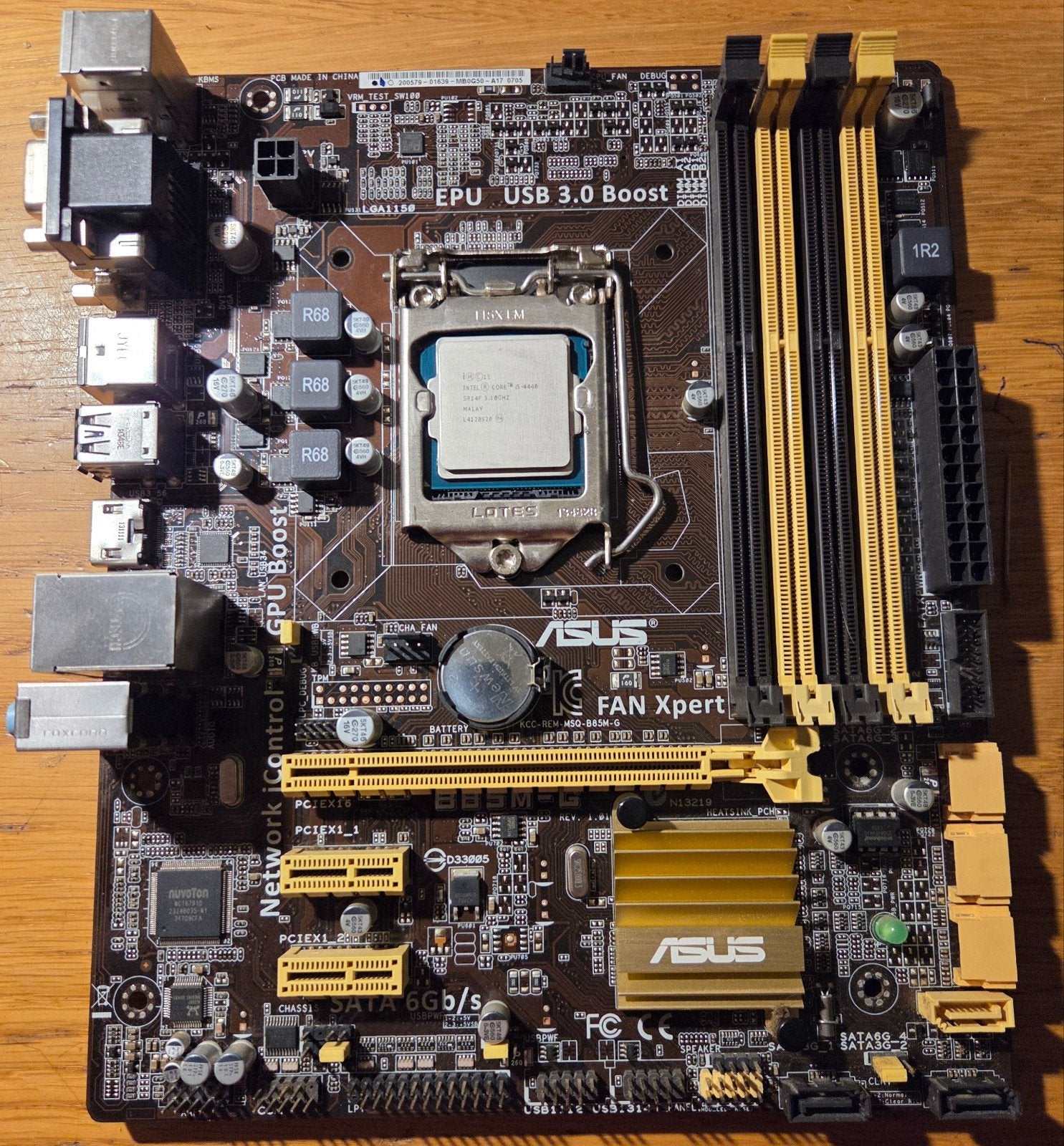 Asus B85M-G Moederbord DDR3  Socket LGA 1150, Gebruikt, DDR3, Ophalen of Verzenden, Micro-ATX