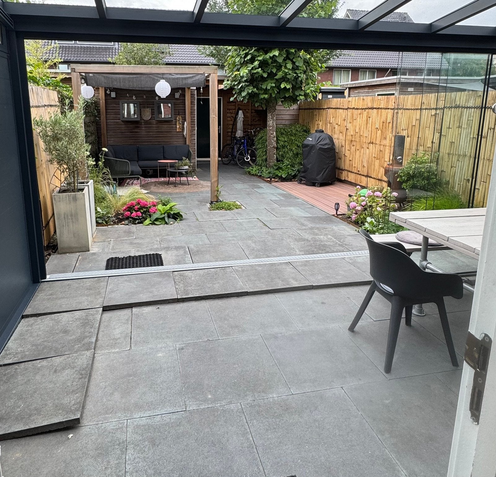 Gratis af te halen, 160 tuin tegels grijs 60x60, Ophalen, Zo goed als nieuw, Beton, Terrastegels