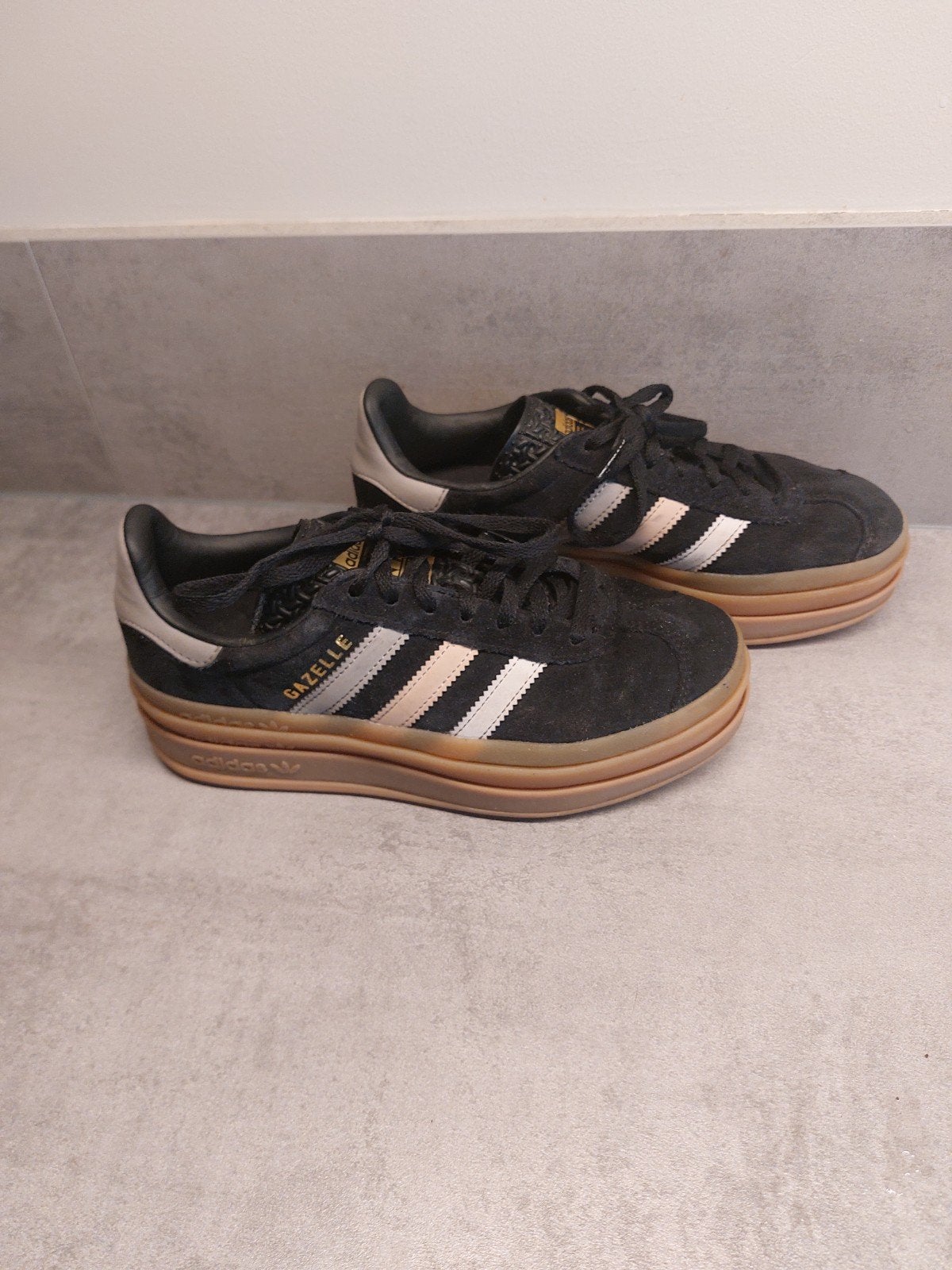 Adidas sneakers z.g.a.n maat 36 2/3, Adidas, Meisje, Sportschoenen, Ophalen of Verzenden