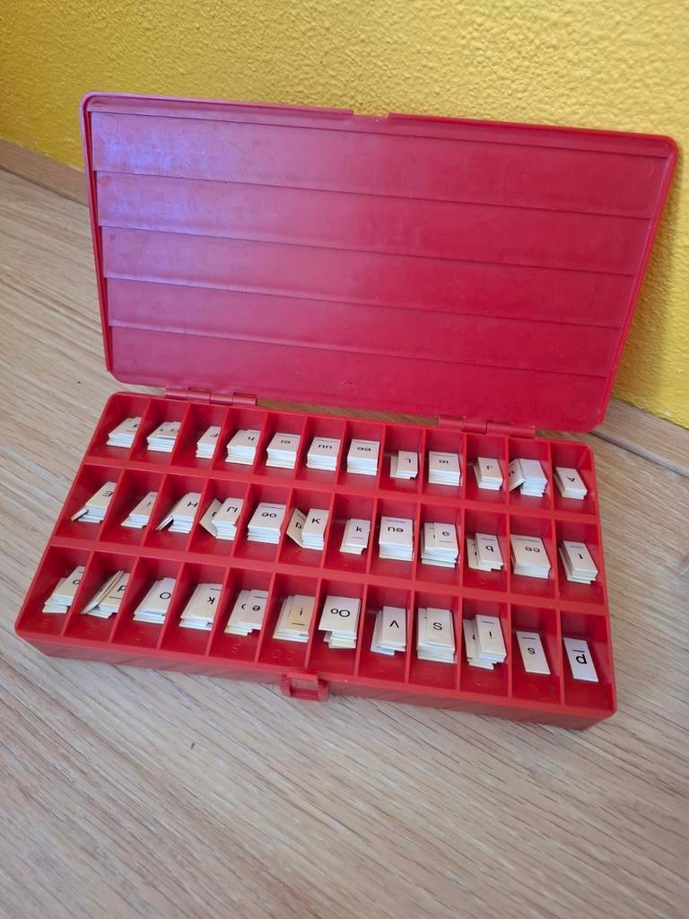 Vintage rode letterdoos, Ophalen