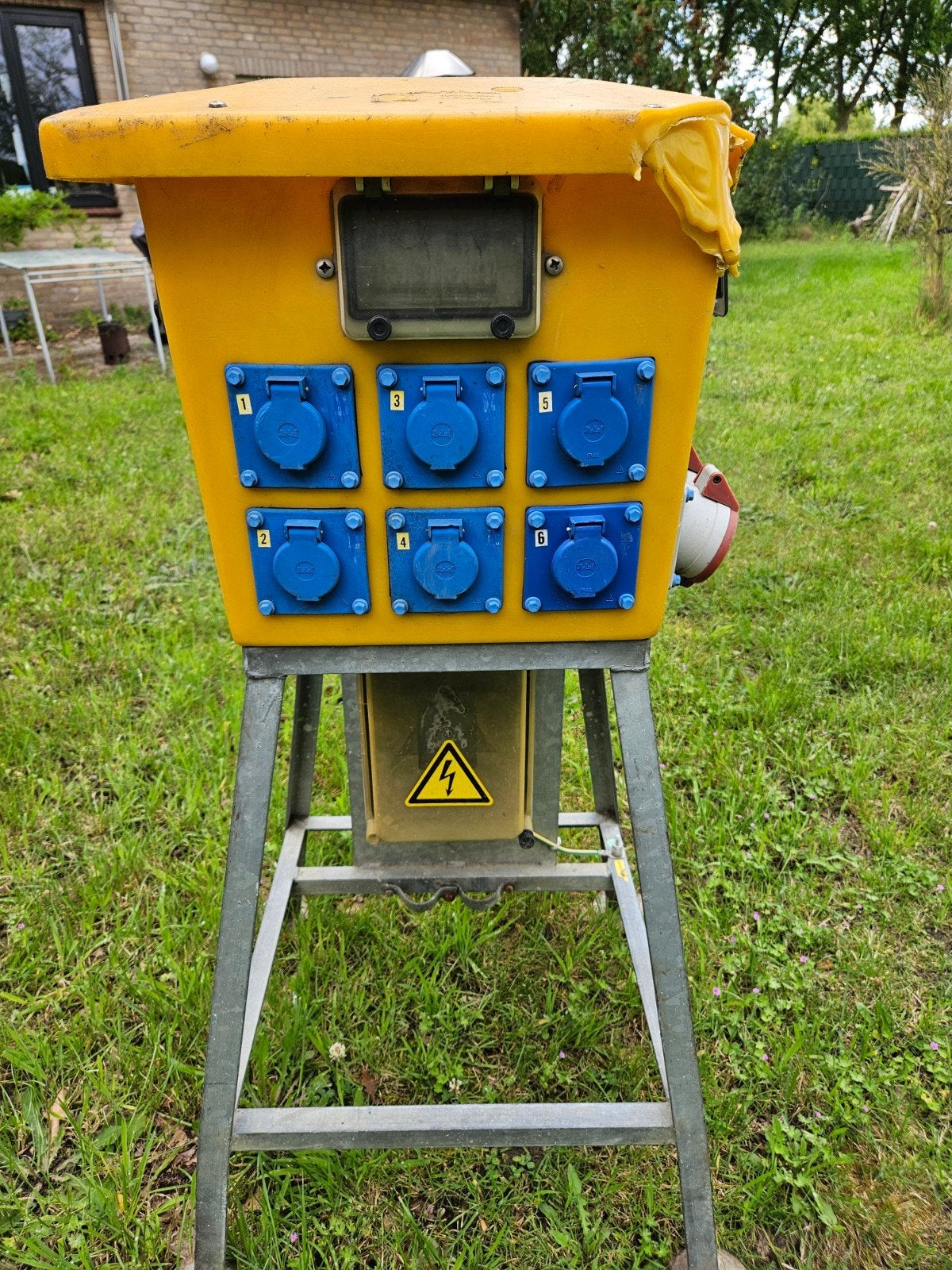 Bouwkast 63A met 2x 63A, 4x 32A en 6x Schuko stopcontacten, Doe-het-zelf en Verbouw, Elektra en Kabels, Ophalen, Stopcontact