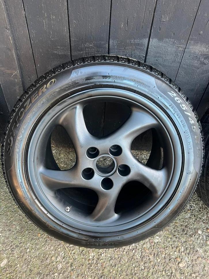 Porsche 911 Carrera winter wielen 18? breedset pirelli tpms, Niet ingevuld, 18 inch, Gebruikt, 265 mm