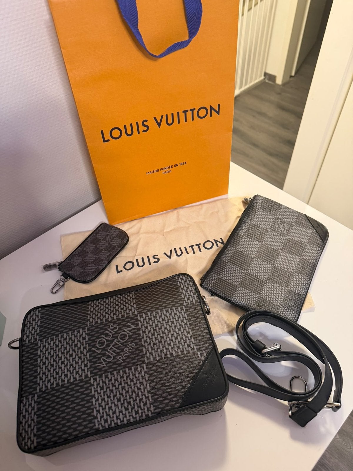 Louis Vuitton Trio Messenger Tas - Zo goed als nieuw, Ophalen of Verzenden, Zo goed als nieuw, Zwart, Schoudertasje