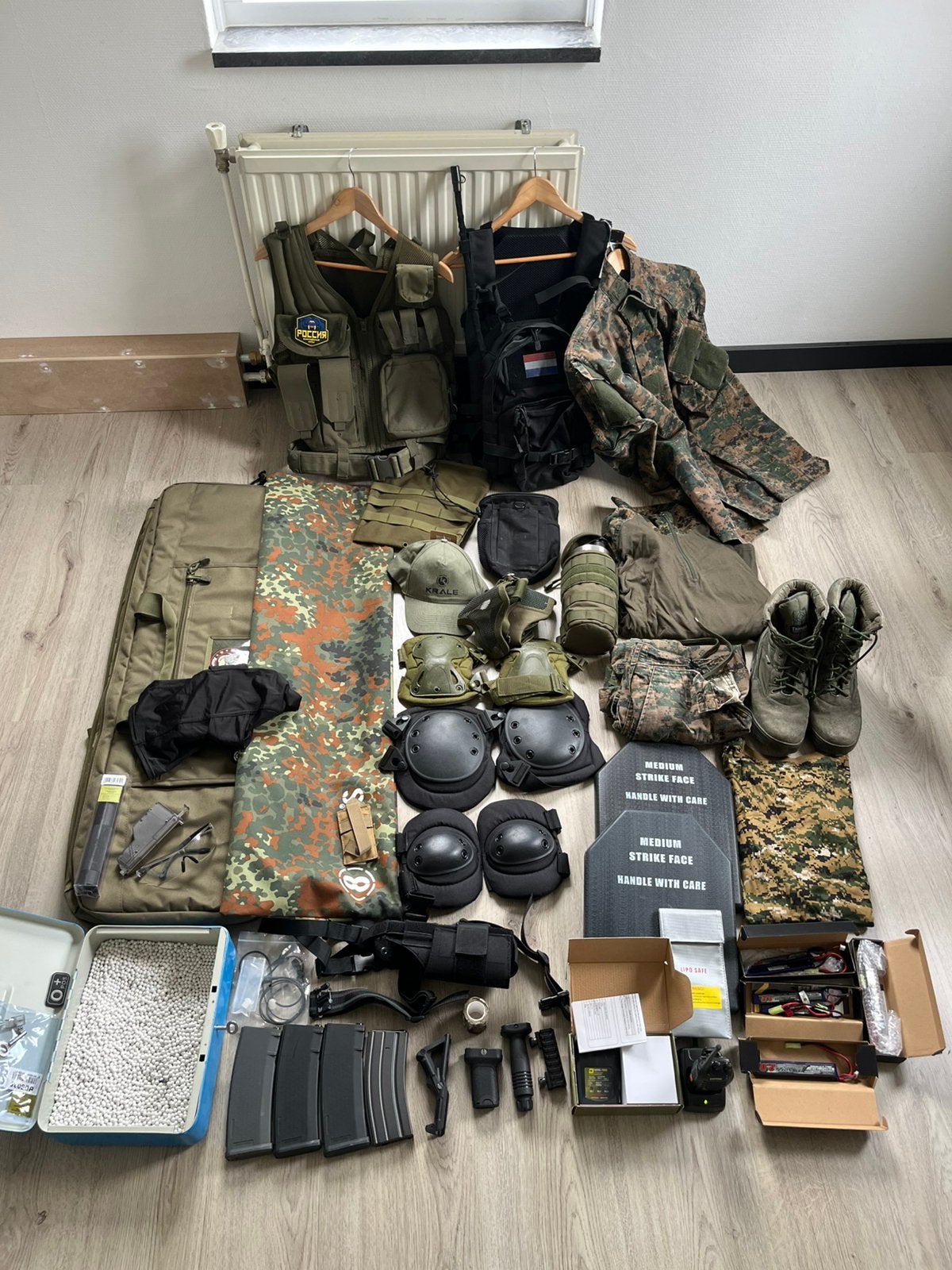 Grote Partij Airsoft Atrributen Outfits Assecoires, Verzamelen, Militaria | Algemeen, Ophalen of Verzenden, Overige soorten, Overige gebieden