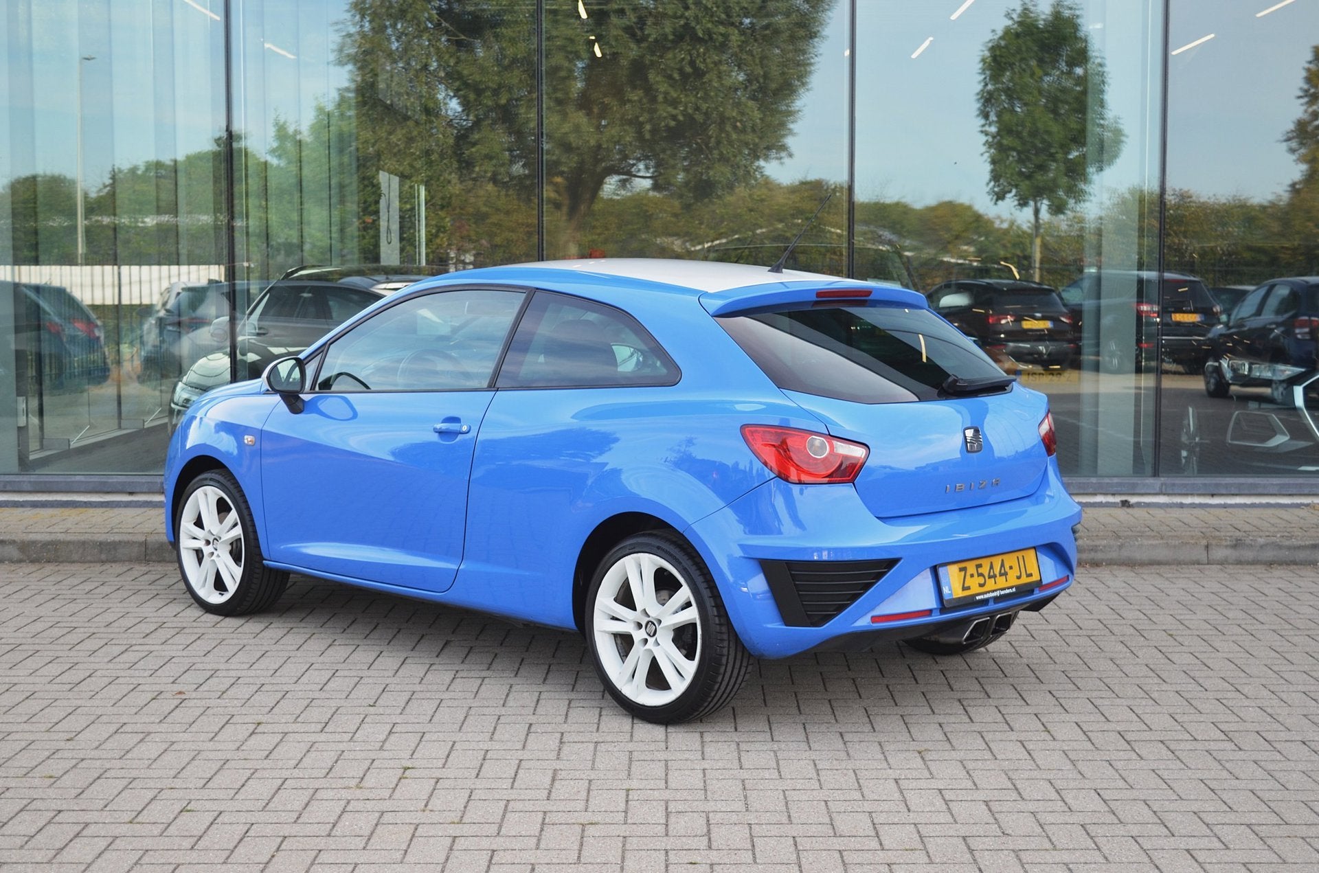 Seat Ibiza SC 1.4 Reference | Bluetooth | Airco | Scherm, Auto's, Voorwielaandrijving, Zwart, 4 cilinders, Blauw