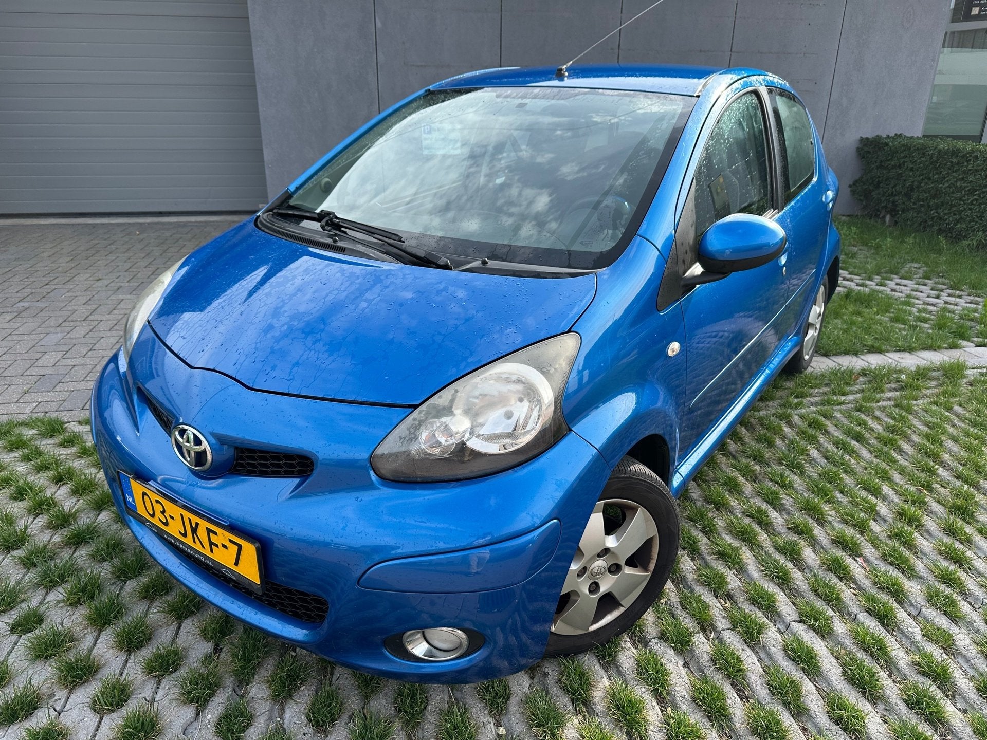 Toyota Aygo MET AIRCO & APK TOT 01-02-2027!, Voorwielaandrijving, Gebruikt, 68 pk, Origineel Nederlands