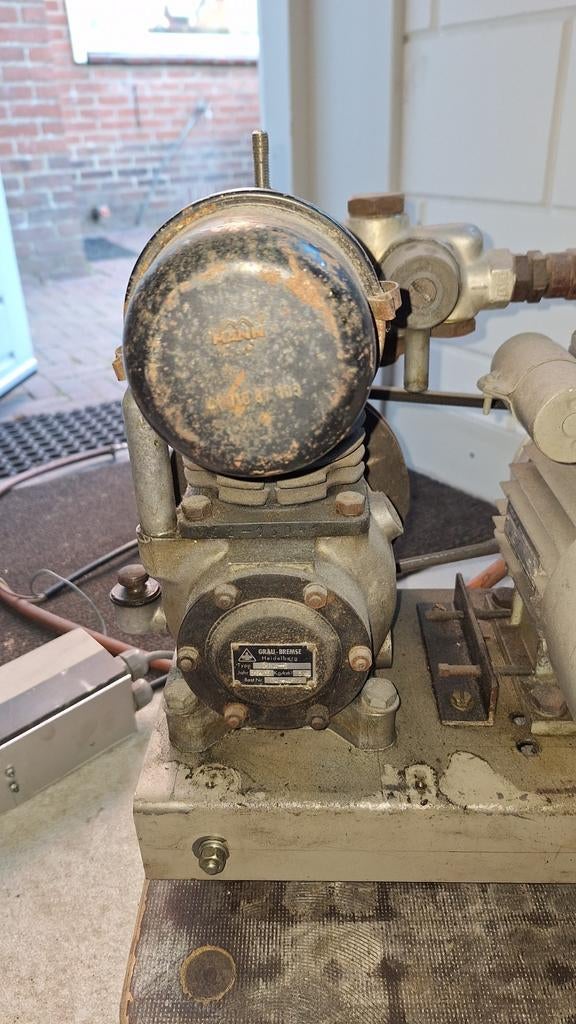 Compressor oldtimer vrachtwagen, Auto-onderdelen, Vrachtwagen-onderdelen, Ophalen of Verzenden