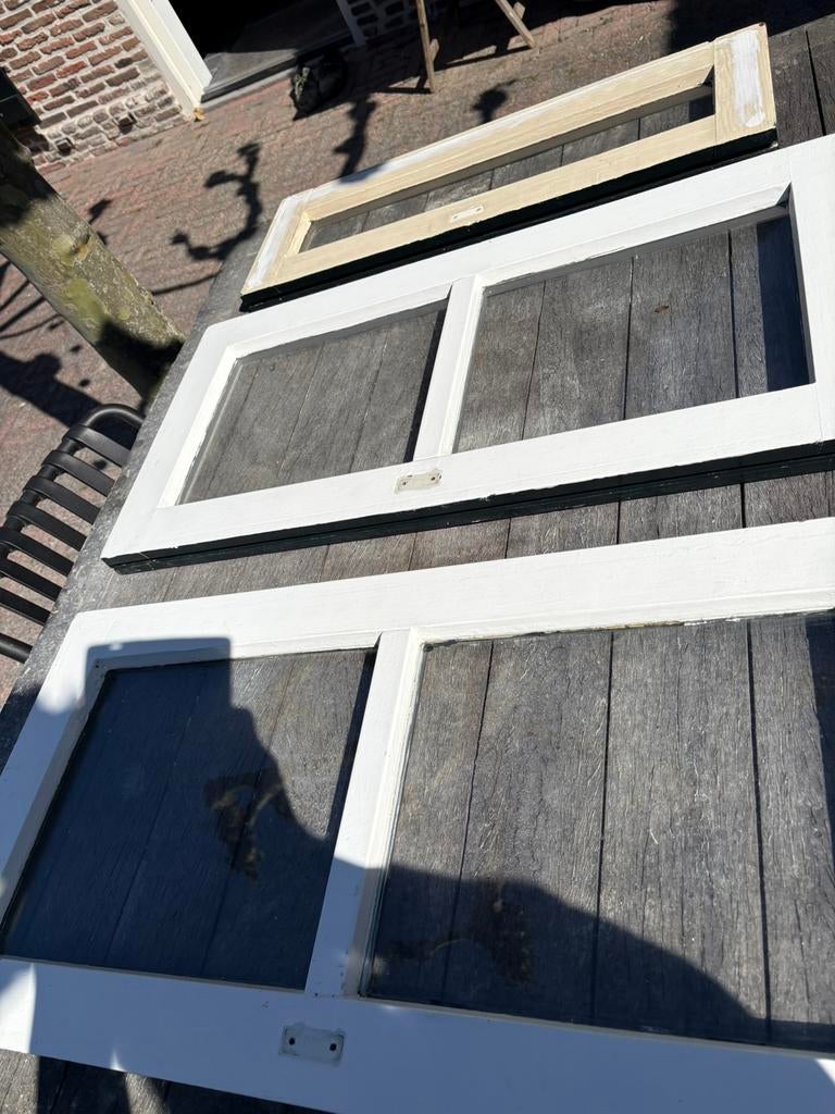 3 oude raamkozijntjes enkel glas, Raamkozijn, Zo goed als nieuw, Hout, Ophalen