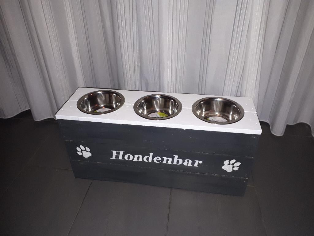 Boris voer- en drinkbak standaard – met 3 RVS bakken, Dieren en Toebehoren, Info@rwhoutidee.nl, Nieuw, Ophalen of Verzenden, RW Houtidee