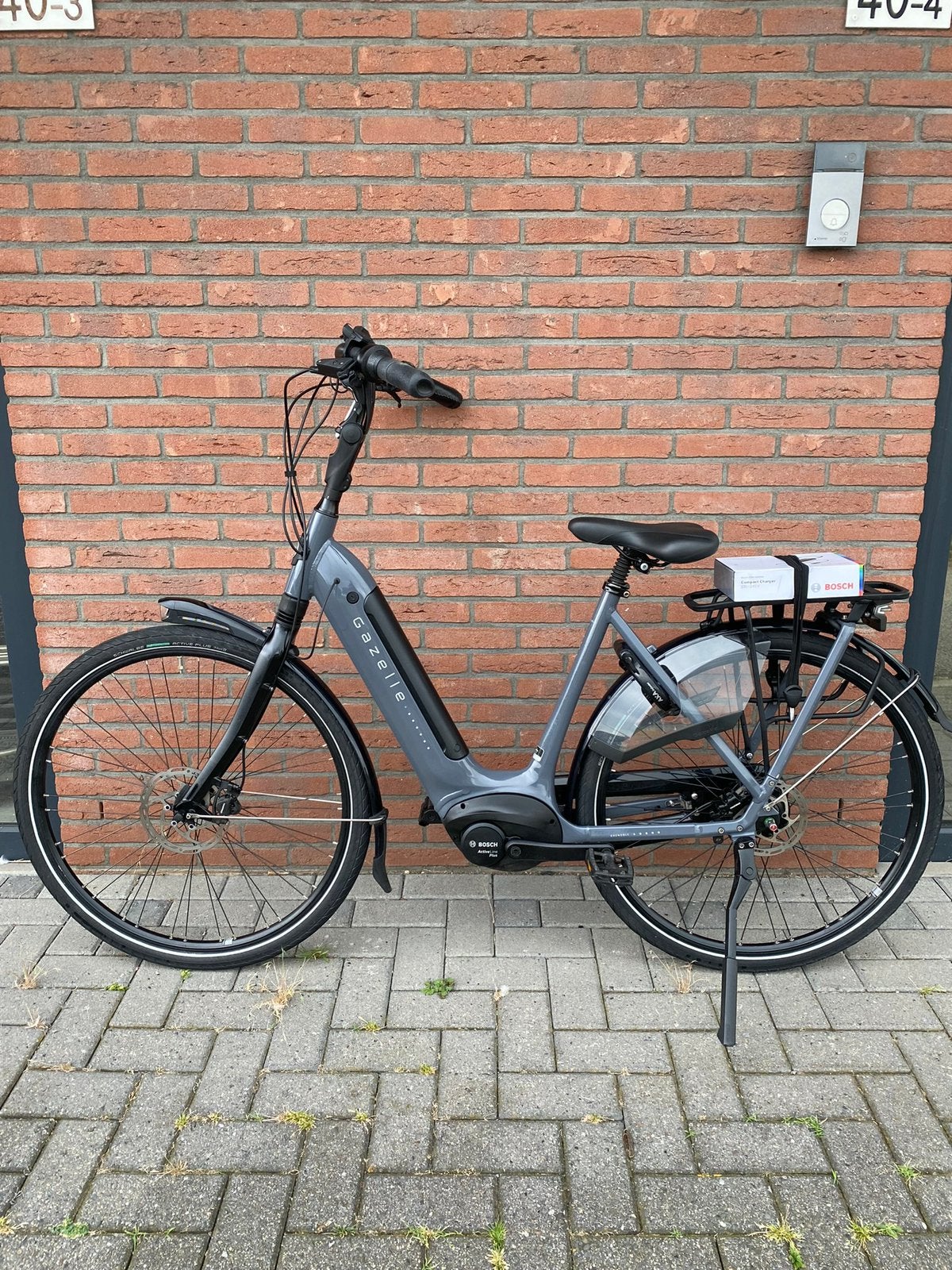 Gazelle Grenoble C8 2023 (2602km) damesfiets - NIEUWSTAAT, Ophalen, Zo goed als nieuw, 51 tot 55 cm, 50 km per accu of meer
