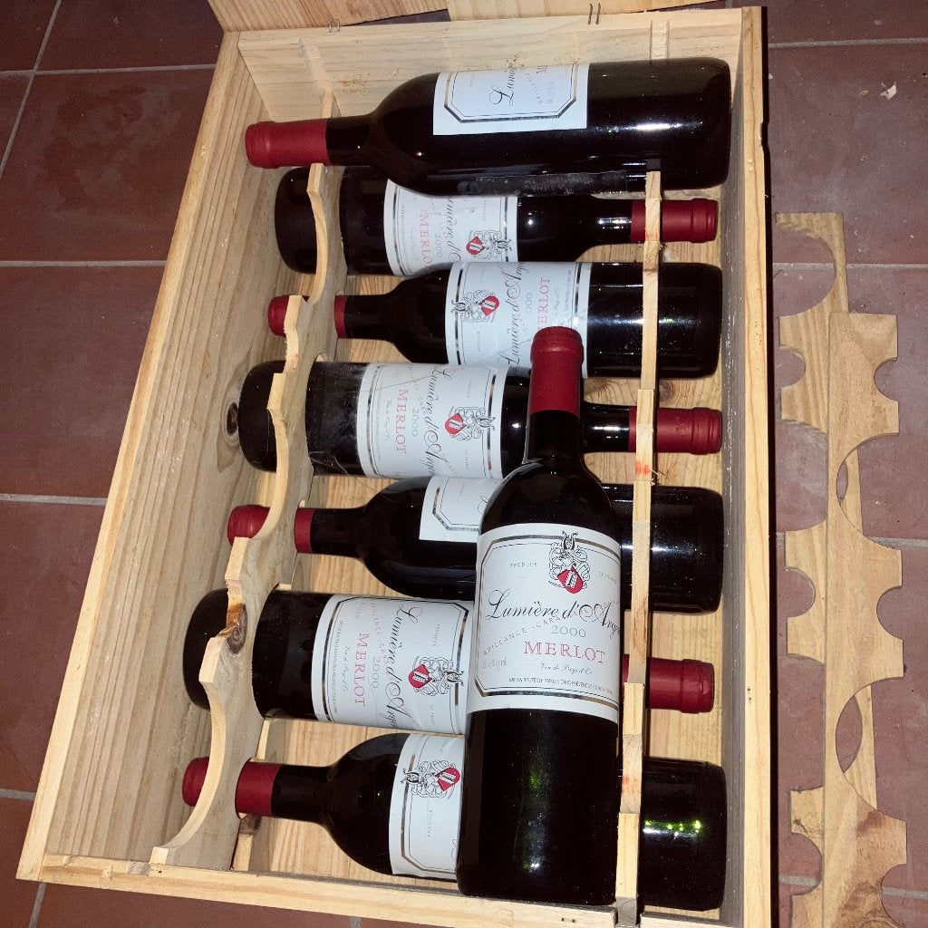 Kistje met 8 flessen Merlot wijn, Ophalen, Frankrijk, Zo goed als nieuw, Rode wijn