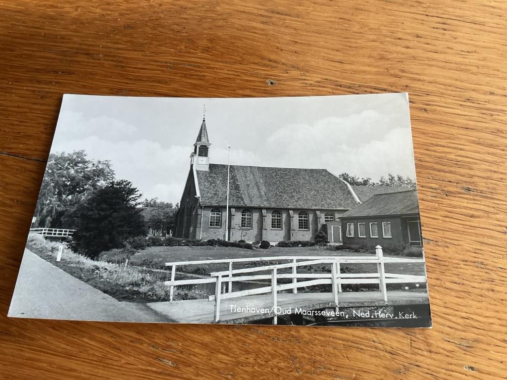 C2826 Tienhoven kerk, Ophalen of Verzenden