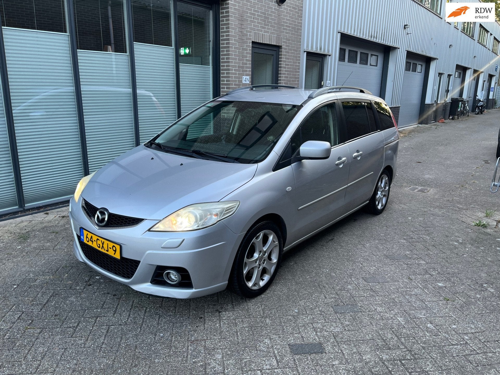 Mazda 5 2.0 CiTD hp Business! Xenon! GTM! DIESEL!, Auto's, Voorwielaandrijving, 1998 cc, Stof, Gebruikt