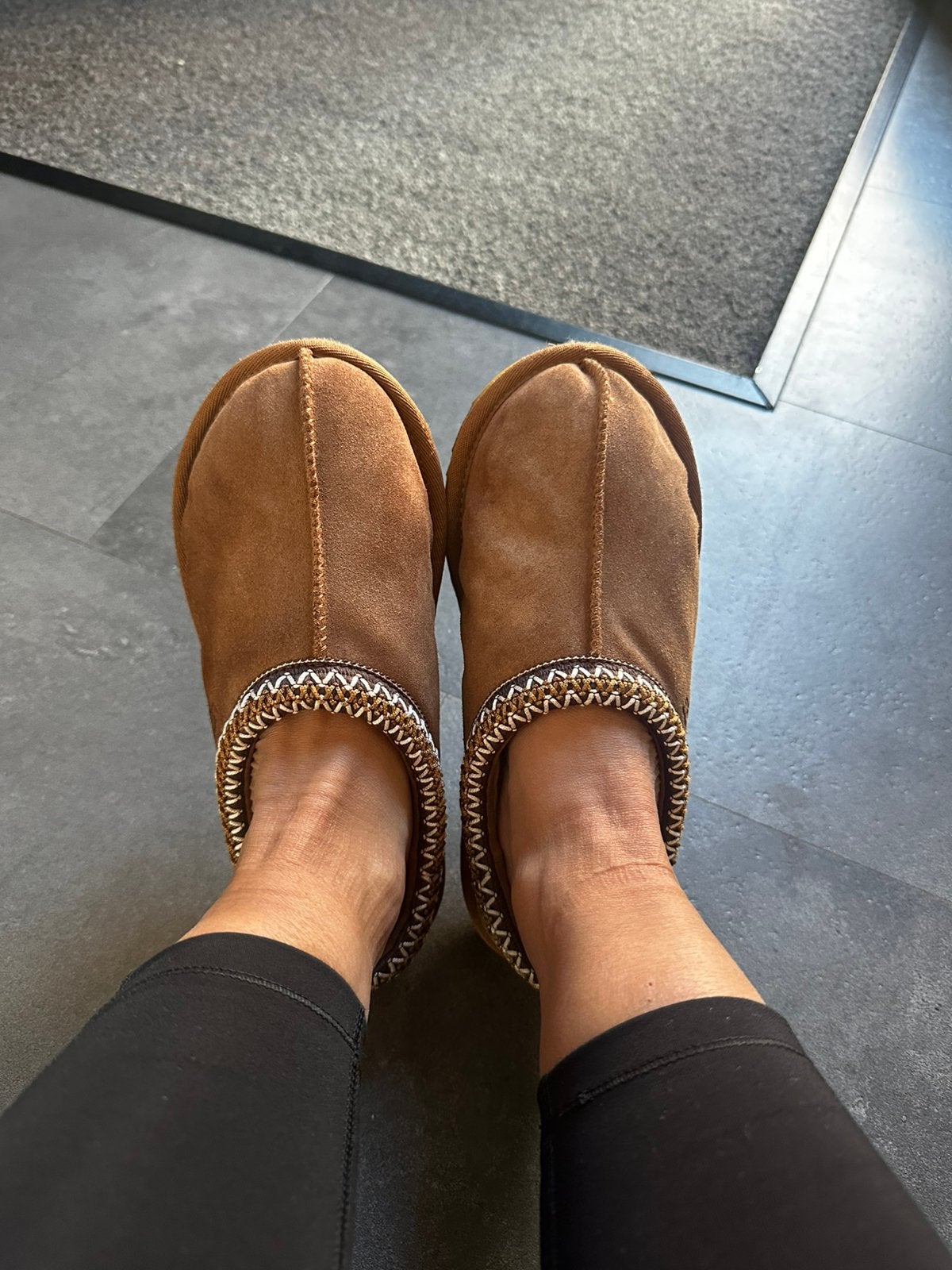 Uggs, Ophalen of Verzenden, Zo goed als nieuw, Zwart