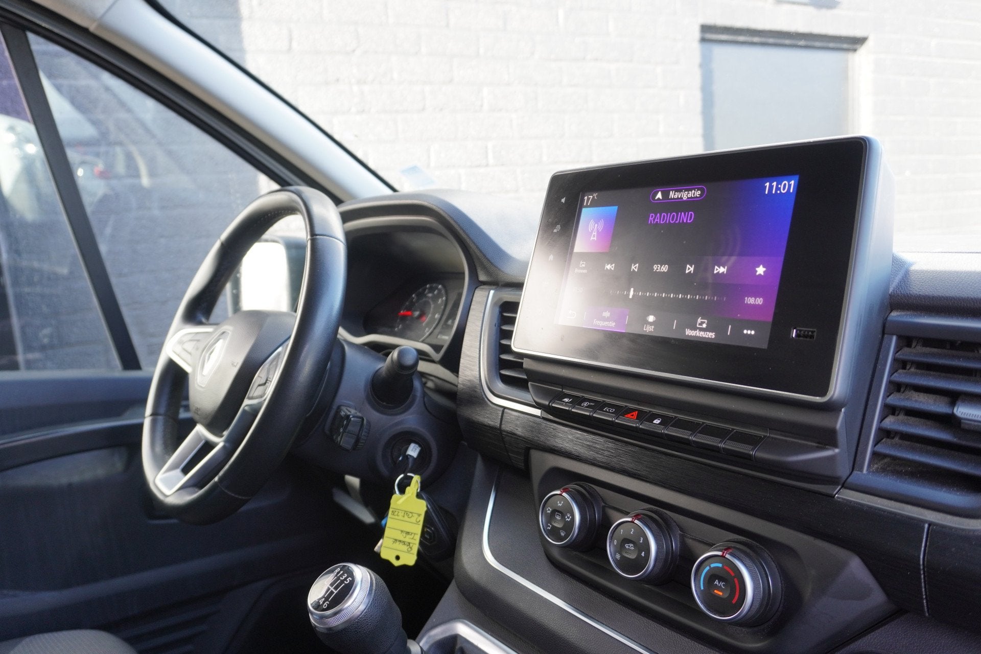 Renault Trafic 2.0 Blue dCi 130PK - Airco - Navi - Cruise -, Voorwielaandrijving, Zwart, 4 cilinders, Renault