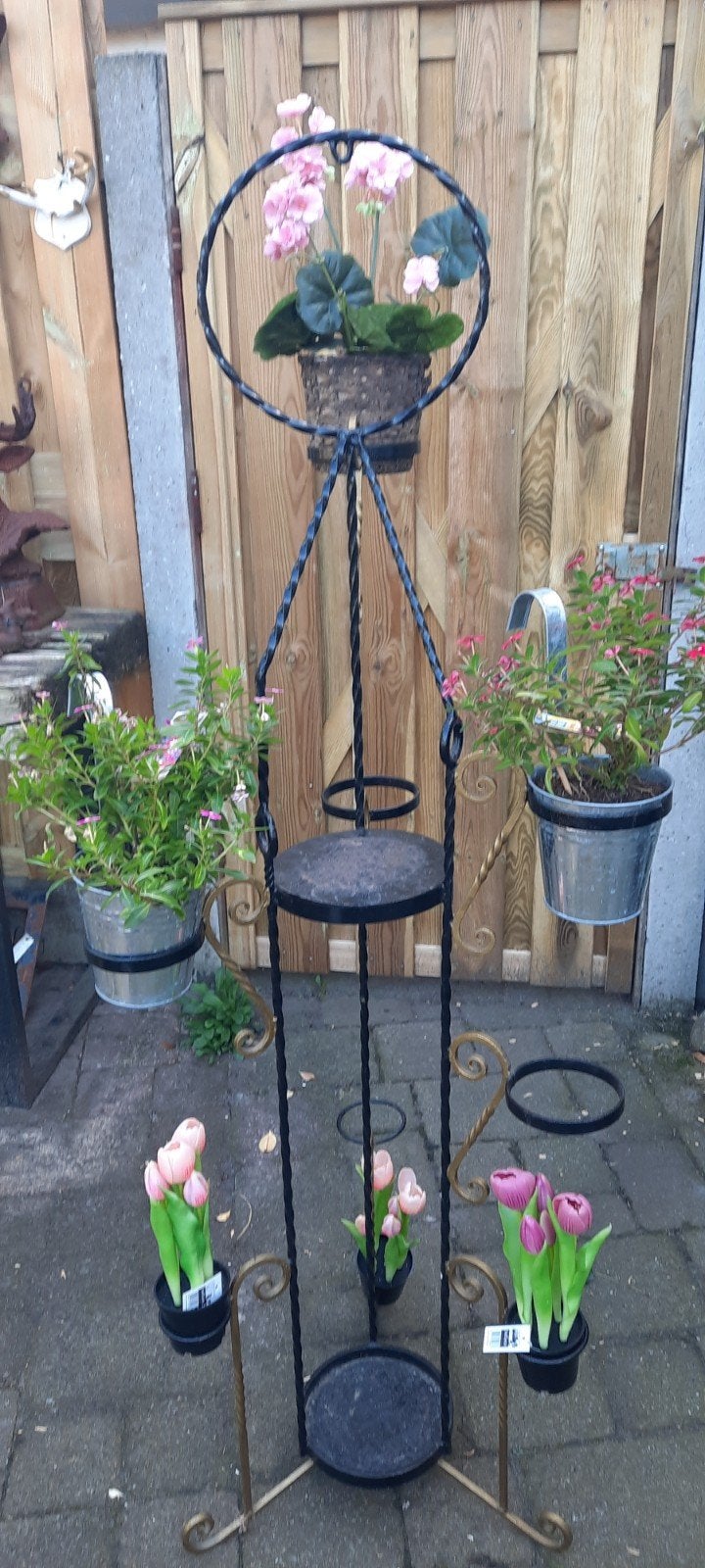 Decoratieve metalen smeedijzeren plantenstandaard, Ophalen, Zo goed als nieuw