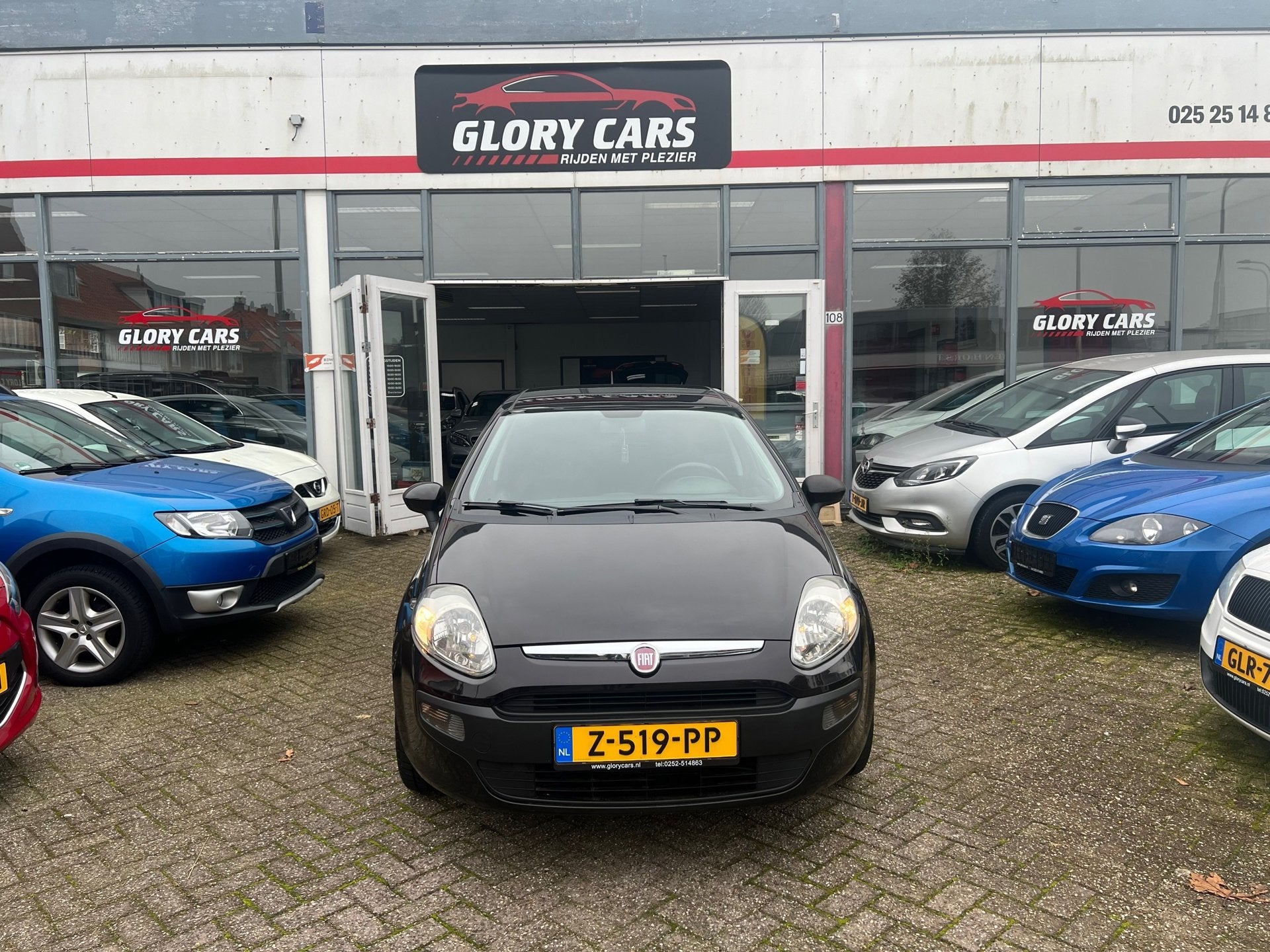 Fiat Punto Evo 1.4-16V NIEUWE KOPPELING-LEER-PDC-ANDROID, Auto's, Fiat, Voorwielaandrijving, Euro 5, Zwart, 4 cilinders